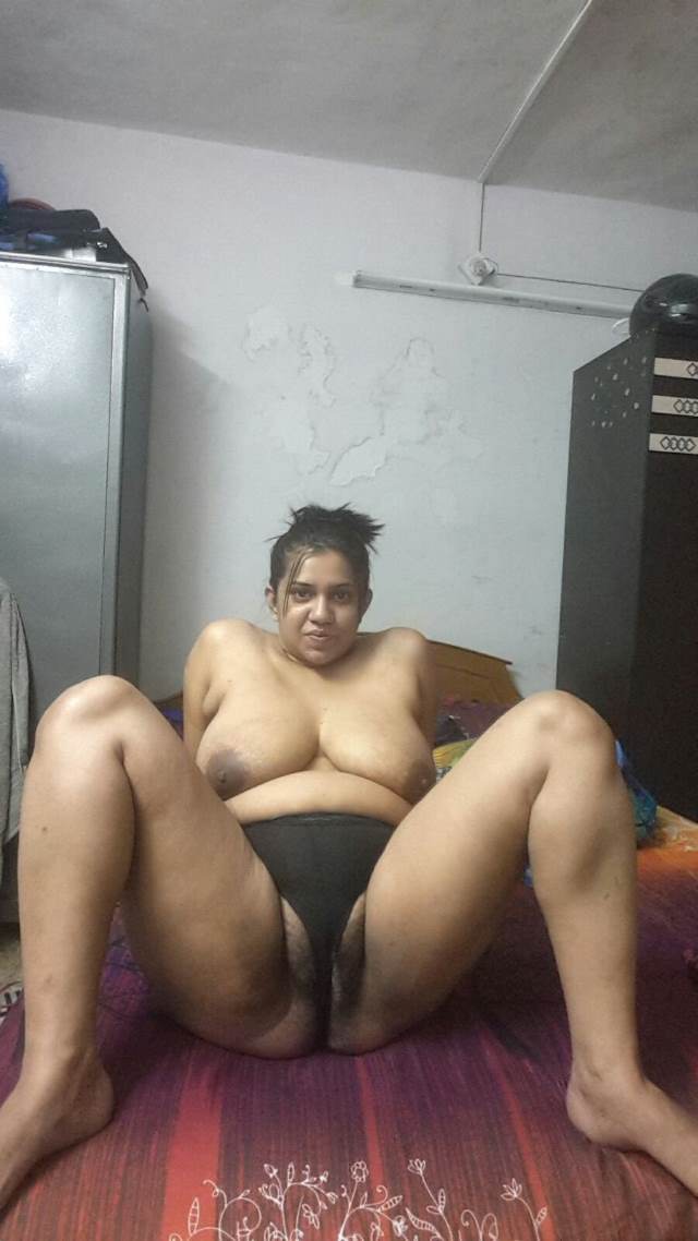 https://pub-5fcdf72a54cd4edbb03ec3edaa415a42.r2.dev/nakedleaks/sensual_desi_aunty_naked_images_compilation/5.jpg
