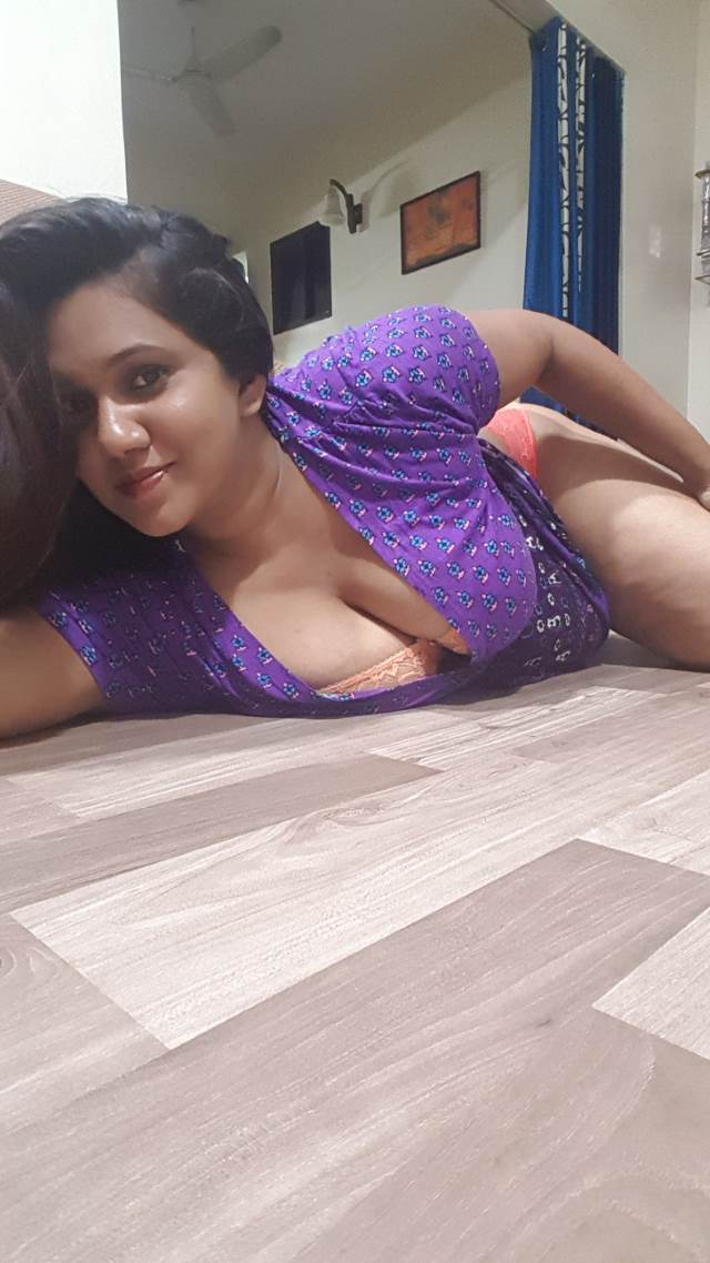 https://pub-5fcdf72a54cd4edbb03ec3edaa415a42.r2.dev/nakedleaks/sensual_desi_aunty_naked_images_compilation/8.jpg