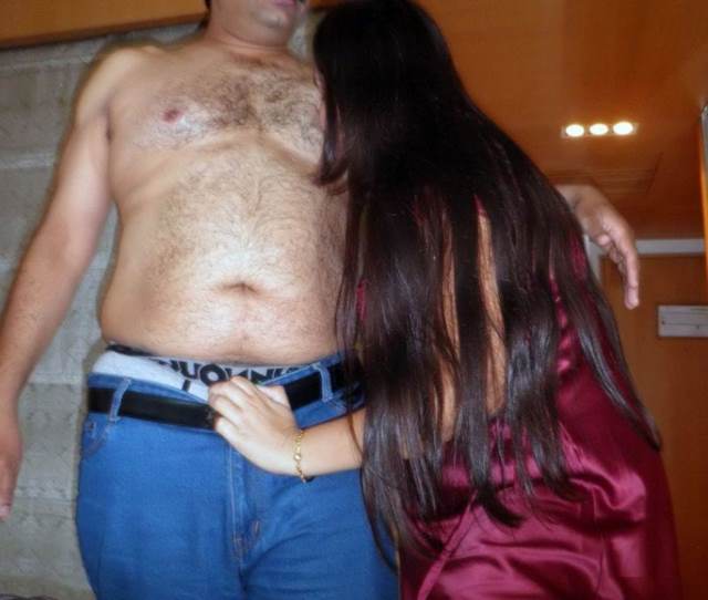 https://pub-5fcdf72a54cd4edbb03ec3edaa415a42.r2.dev/nakedleaks/sensual_desi_couple_intimate_images/0.jpg