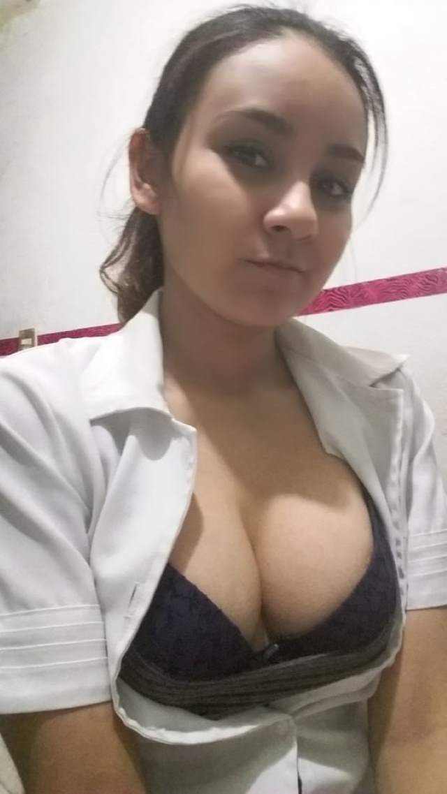 https://pub-5fcdf72a54cd4edbb03ec3edaa415a42.r2.dev/nakedleaks/sensual_desi_nurse's_bold_pictures/2.jpg