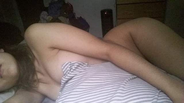 https://pub-5fcdf72a54cd4edbb03ec3edaa415a42.r2.dev/nakedleaks/sensual_desi_nurse's_bold_pictures/20.jpg
