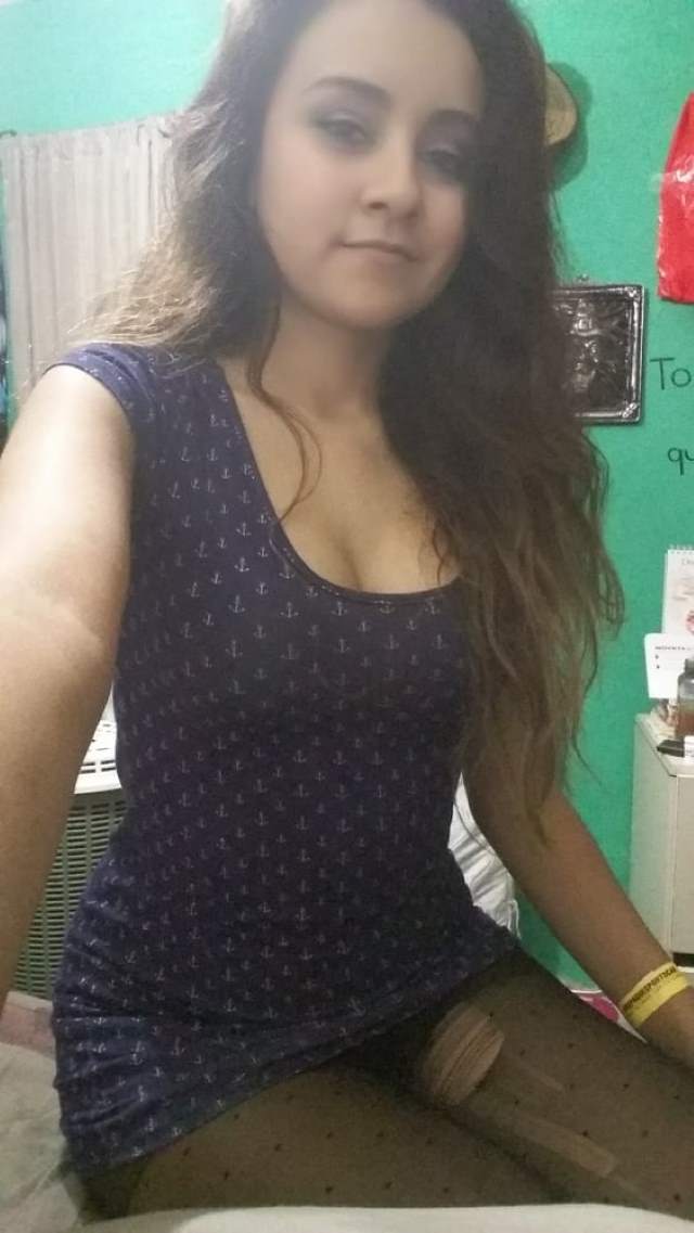 https://pub-5fcdf72a54cd4edbb03ec3edaa415a42.r2.dev/nakedleaks/sensual_desi_nurse's_bold_pictures/8.jpg