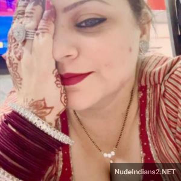 https://pub-5fcdf72a54cd4edbb03ec3edaa415a42.r2.dev/nakedleaks/sensual_encounters:_mature_women_embrace_passionate_moments/37.jpg