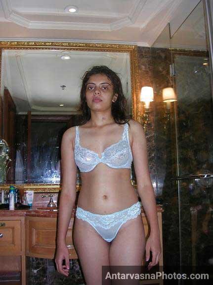 https://pub-5fcdf72a54cd4edbb03ec3edaa415a42.r2.dev/nakedleaks/sensual_erotica_featuring_an_indian_woman/5.jpg