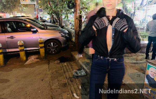https://pub-5fcdf72a54cd4edbb03ec3edaa415a42.r2.dev/nakedleaks/sensual_gamer_nisha_rani's_risqué_urban_display/21.jpg