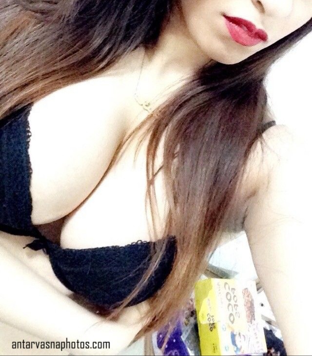 https://pub-5fcdf72a54cd4edbb03ec3edaa415a42.r2.dev/nakedleaks/sensual_girlfriend's_naked_pictures/0.jpg
