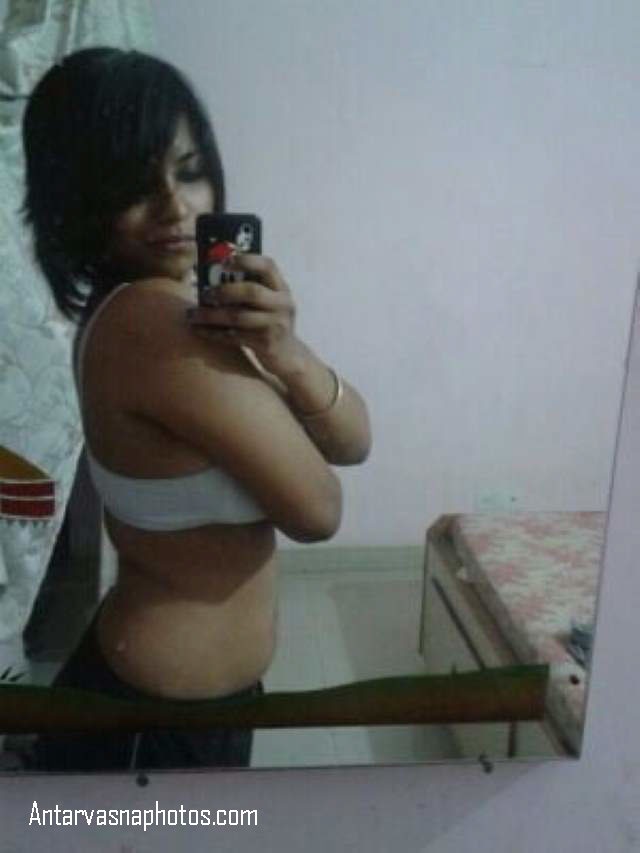 https://pub-5fcdf72a54cd4edbb03ec3edaa415a42.r2.dev/nakedleaks/sensual_images_from_desi_girl_disha's_naughty_chat/1.jpg