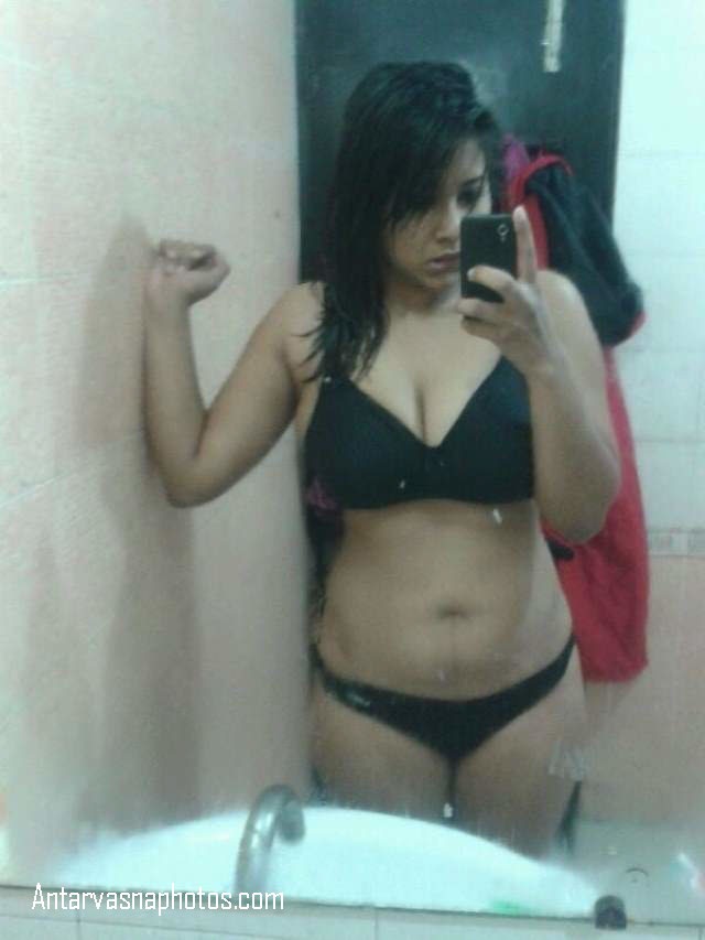 https://pub-5fcdf72a54cd4edbb03ec3edaa415a42.r2.dev/nakedleaks/sensual_images_from_desi_girl_disha's_naughty_chat/2.jpg