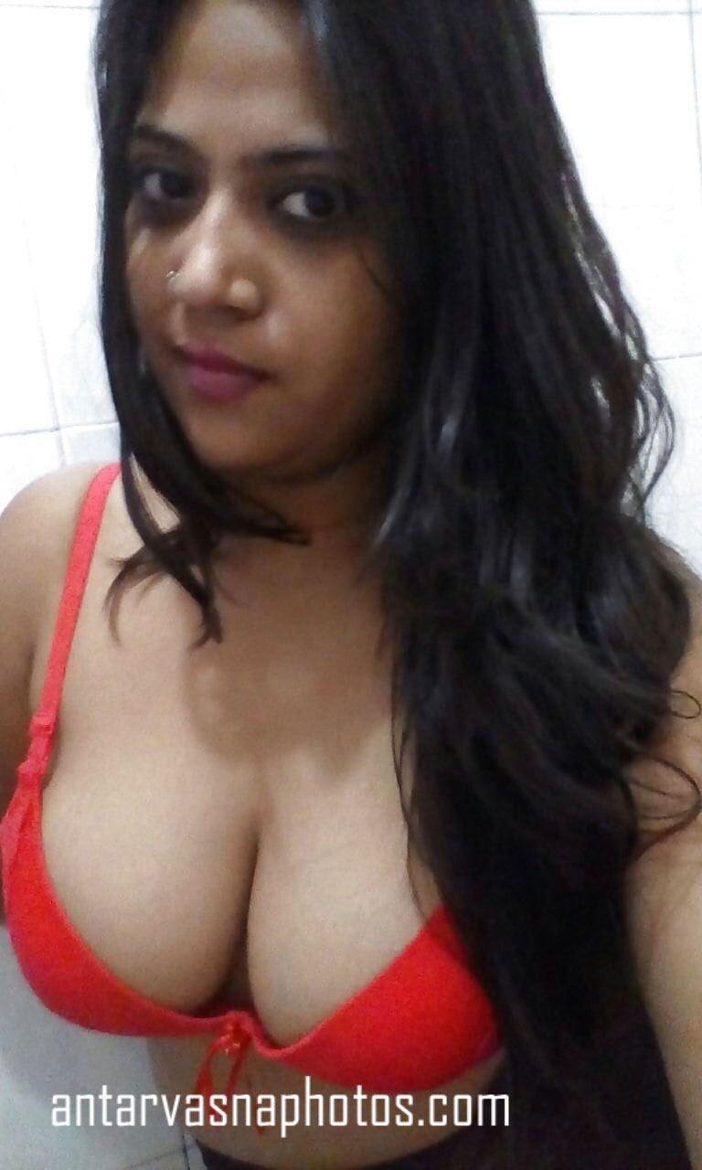 https://pub-5fcdf72a54cd4edbb03ec3edaa415a42.r2.dev/nakedleaks/sensual_images_of_bengali_girl_pratima/1.jpg