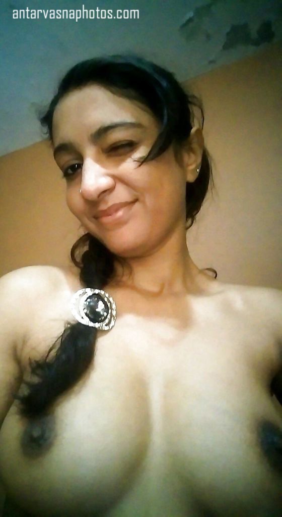 https://pub-5fcdf72a54cd4edbb03ec3edaa415a42.r2.dev/nakedleaks/sensual_images_of_bhavna,_the_young_adult/4.jpg
