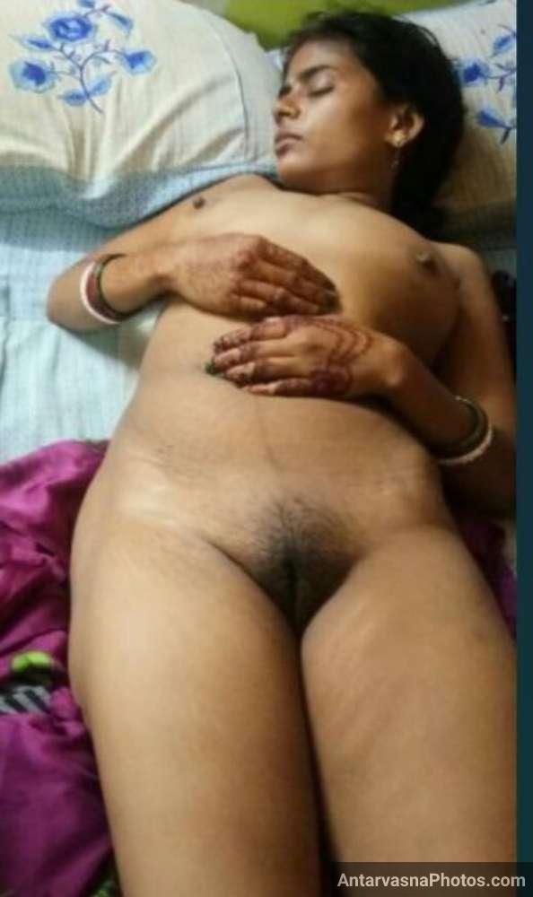 https://pub-5fcdf72a54cd4edbb03ec3edaa415a42.r2.dev/nakedleaks/sensual_images_of_bihari_housewife_in_intimate_moments/19.jpg