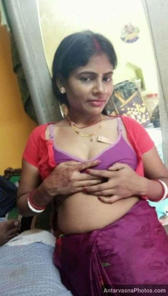 Sensual images of Bihari housewife in intimate moments