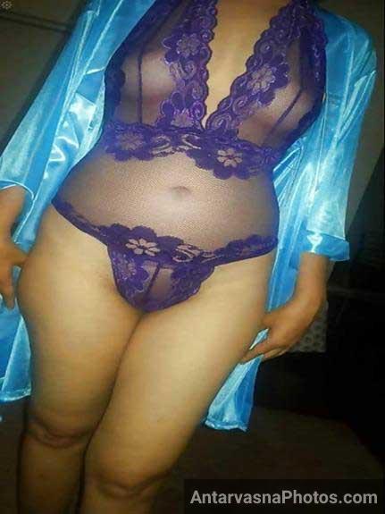 https://pub-5fcdf72a54cd4edbb03ec3edaa415a42.r2.dev/nakedleaks/sensual_images_of_desi_aunties/8.jpg