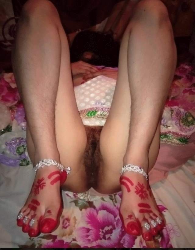 https://pub-5fcdf72a54cd4edbb03ec3edaa415a42.r2.dev/nakedleaks/sensual_images_of_desi_girls_celebrating_karwa_chauth/6.jpg