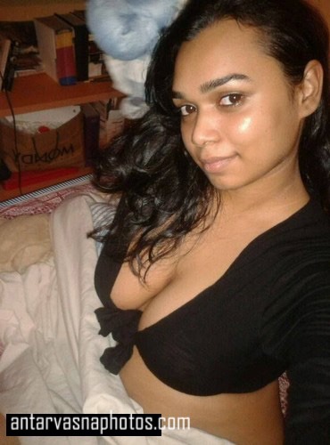 https://pub-5fcdf72a54cd4edbb03ec3edaa415a42.r2.dev/nakedleaks/sensual_images_of_indian_teenager_neha/2.jpg