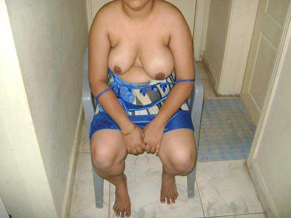 https://pub-5fcdf72a54cd4edbb03ec3edaa415a42.r2.dev/nakedleaks/sensual_images_of_indian_wife_in_alluring_lingerie/5.jpg