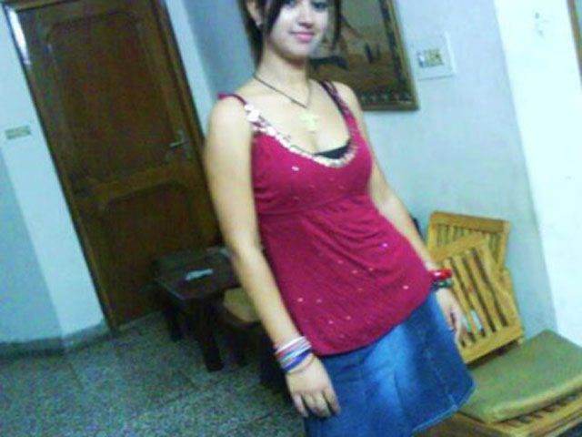 https://pub-5fcdf72a54cd4edbb03ec3edaa415a42.r2.dev/nakedleaks/sensual_images_of_indian_women's_intimate_moments/0.jpg
