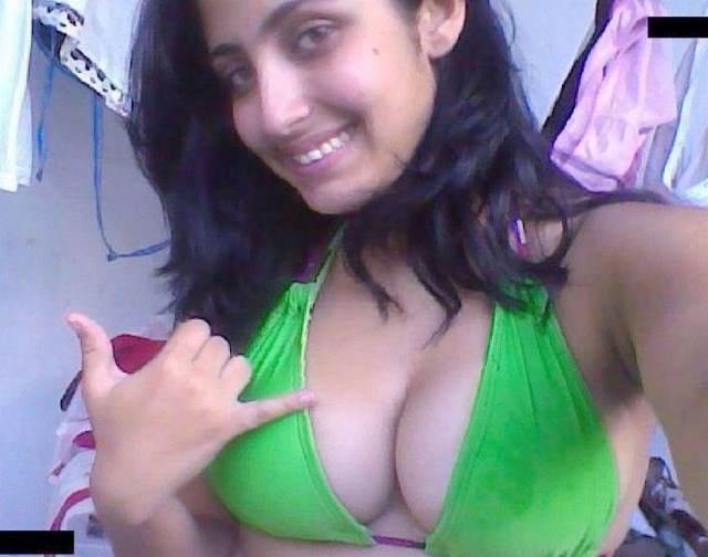 https://pub-5fcdf72a54cd4edbb03ec3edaa415a42.r2.dev/nakedleaks/sensual_images_of_indian_women's_intimate_moments/5.jpg
