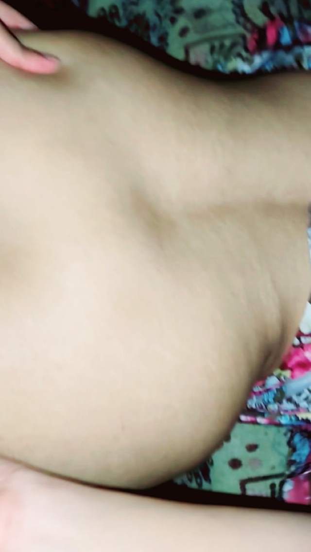 https://pub-5fcdf72a54cd4edbb03ec3edaa415a42.r2.dev/nakedleaks/sensual_images_of_kavya_in_intimate_moments/36.jpg