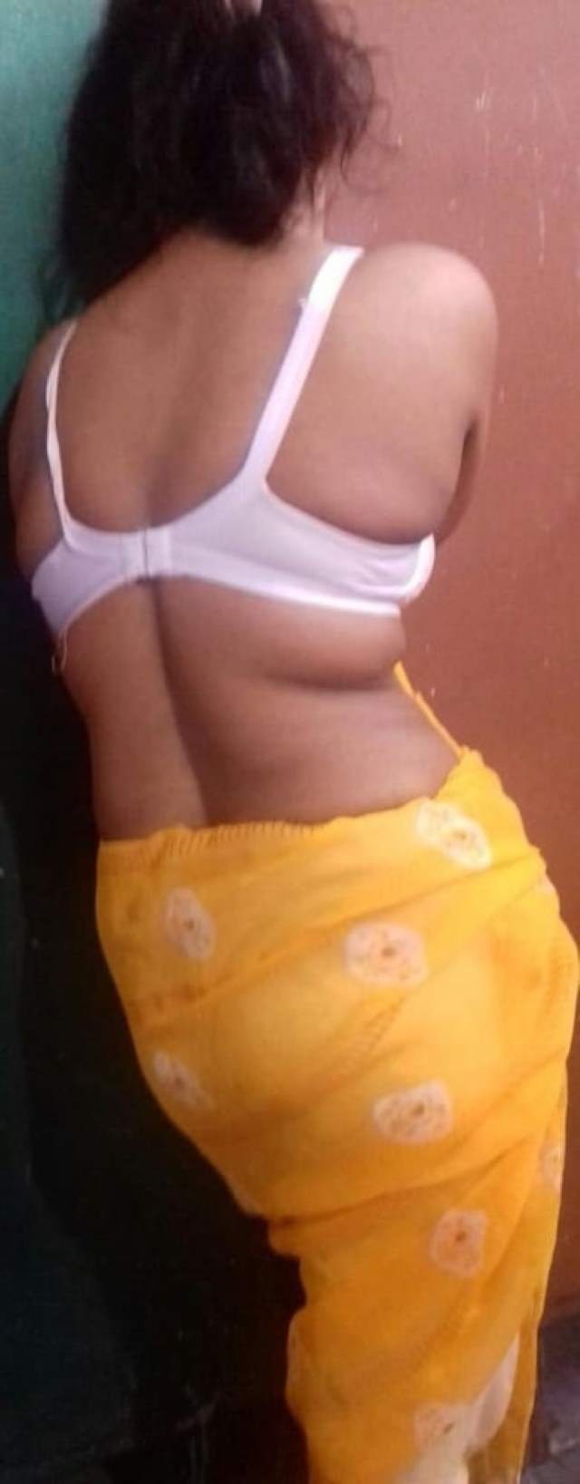 https://pub-5fcdf72a54cd4edbb03ec3edaa415a42.r2.dev/nakedleaks/sensual_images_of_kavya_in_intimate_moments/8.jpg