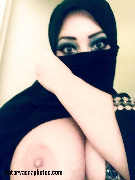 https://pub-5fcdf72a54cd4edbb03ec3edaa415a42.r2.dev/nakedleaks/sensual_images_of_pakistani_aunty_in_the_nude/7.jpg
