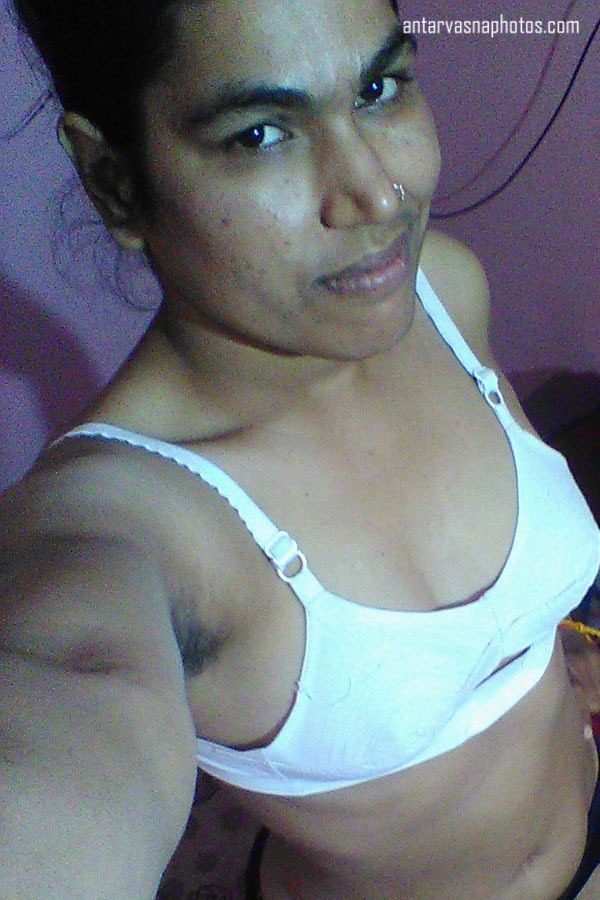 https://pub-5fcdf72a54cd4edbb03ec3edaa415a42.r2.dev/nakedleaks/sensual_images_of_priti,_the_bhabhi_from_bhagalpur/2.jpg