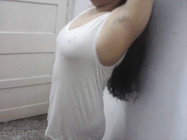 https://pub-5fcdf72a54cd4edbb03ec3edaa415a42.r2.dev/nakedleaks/sensual_indian_aunt's_desi_intimate_picture/13.jpg