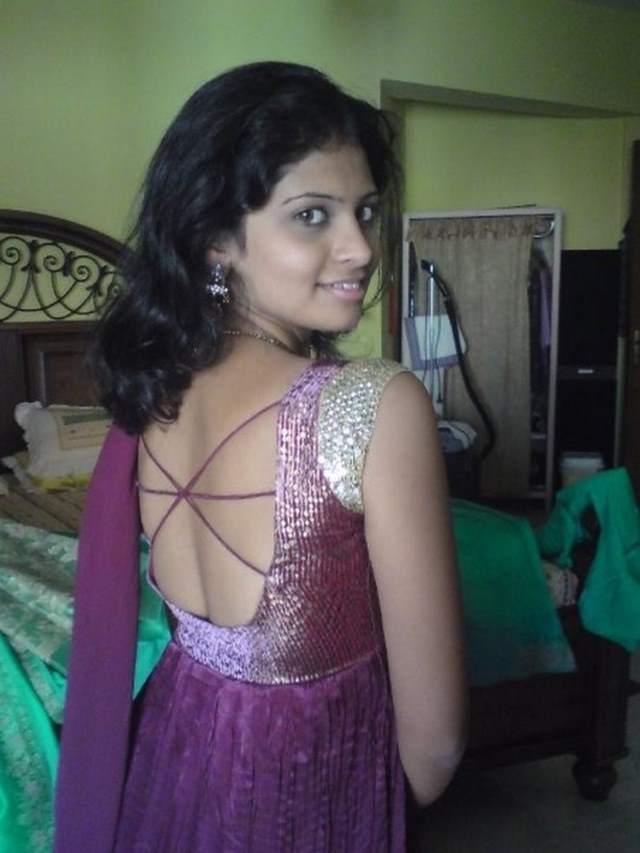 https://pub-5fcdf72a54cd4edbb03ec3edaa415a42.r2.dev/nakedleaks/sensual_indian_aunt's_desi_intimate_picture/17.jpg