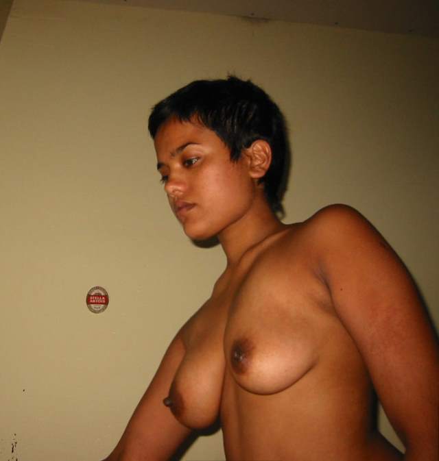 https://pub-5fcdf72a54cd4edbb03ec3edaa415a42.r2.dev/nakedleaks/sensual_indian_aunt's_desi_intimate_picture/8.jpg