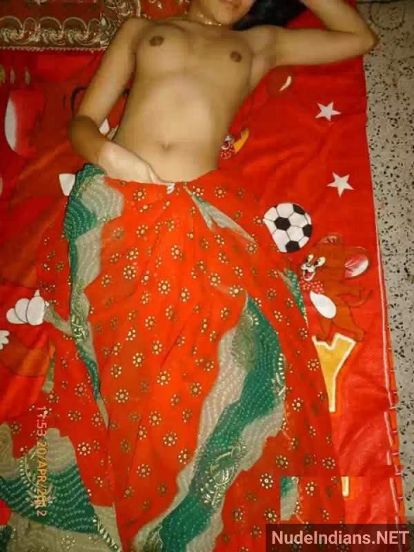 https://pub-5fcdf72a54cd4edbb03ec3edaa415a42.r2.dev/nakedleaks/sensual_indian_aunties_reveal_all_in_xxx_hindi_images/52.jpg