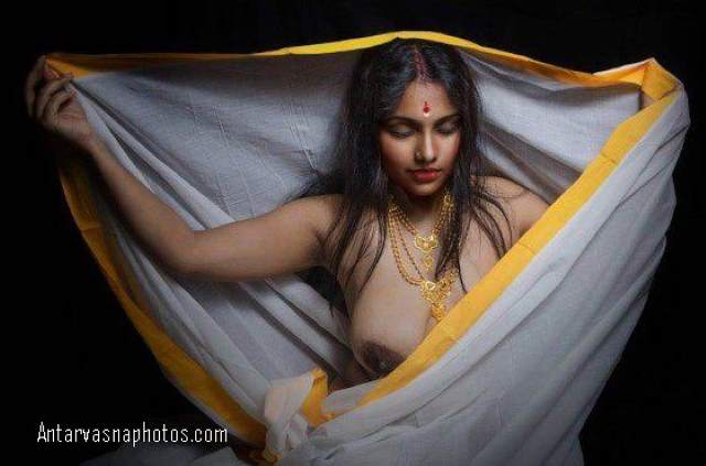 https://pub-5fcdf72a54cd4edbb03ec3edaa415a42.r2.dev/nakedleaks/sensual_indian_bhabhi_kamasutra_inspired_images/1.jpg