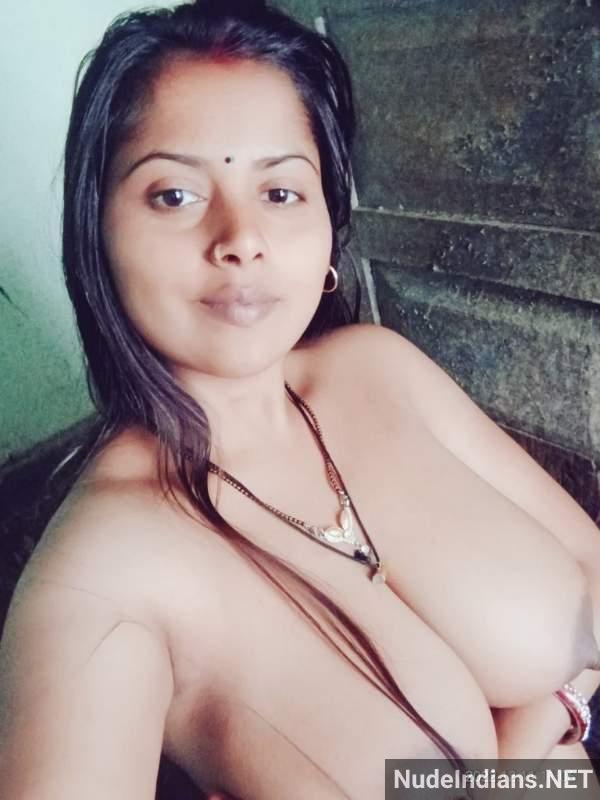 https://pub-5fcdf72a54cd4edbb03ec3edaa415a42.r2.dev/nakedleaks/sensual_indian_bhabi's_nude_photos_with_desi_flair/28.jpg