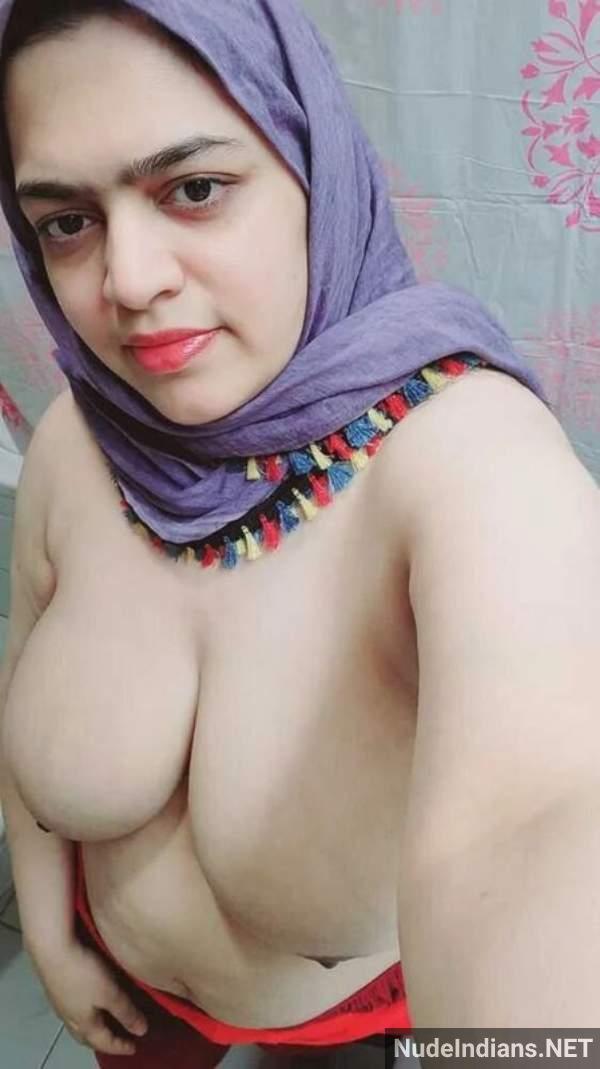 https://pub-5fcdf72a54cd4edbb03ec3edaa415a42.r2.dev/nakedleaks/sensual_indian_bhabi's_nude_photos_with_desi_flair/29.jpg