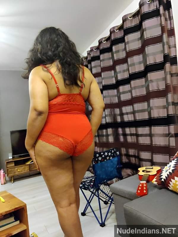 https://pub-5fcdf72a54cd4edbb03ec3edaa415a42.r2.dev/nakedleaks/sensual_indian_bhabi's_nude_photos_with_desi_flair/49.jpg