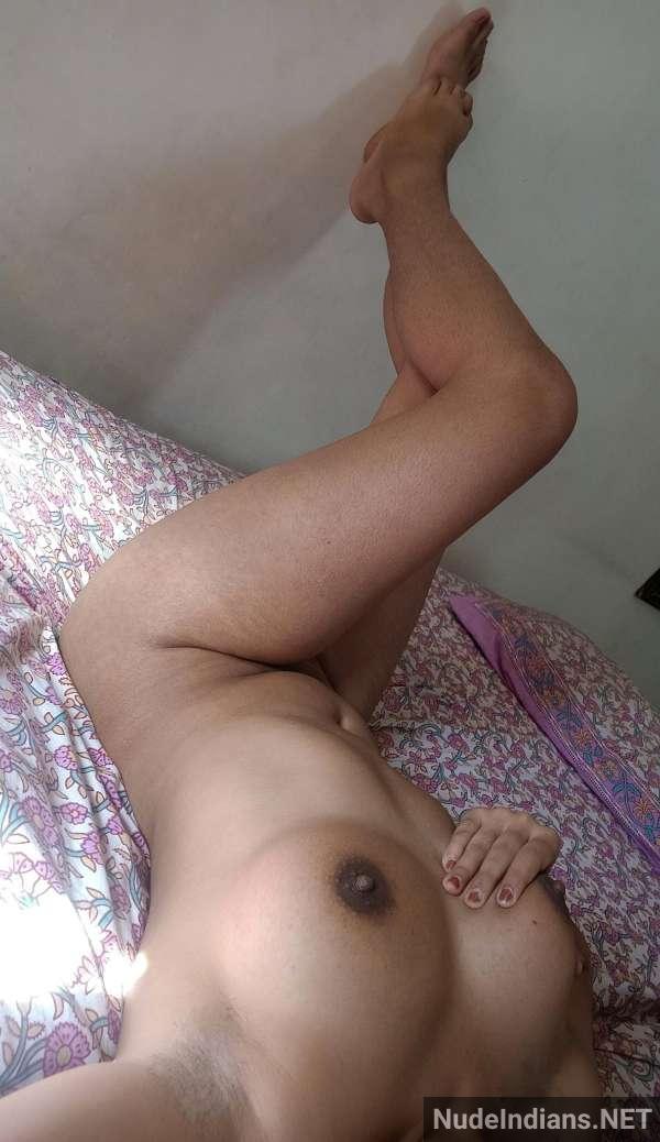 https://pub-5fcdf72a54cd4edbb03ec3edaa415a42.r2.dev/nakedleaks/sensual_indian_girls'_nude_boobs_in_erotic_photo_collection/8.jpg