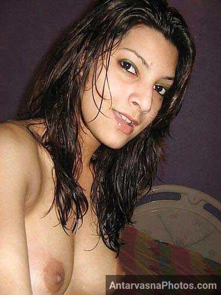 https://pub-5fcdf72a54cd4edbb03ec3edaa415a42.r2.dev/nakedleaks/sensual_indian_girls_posing_with_exposed_assets/8.jpg