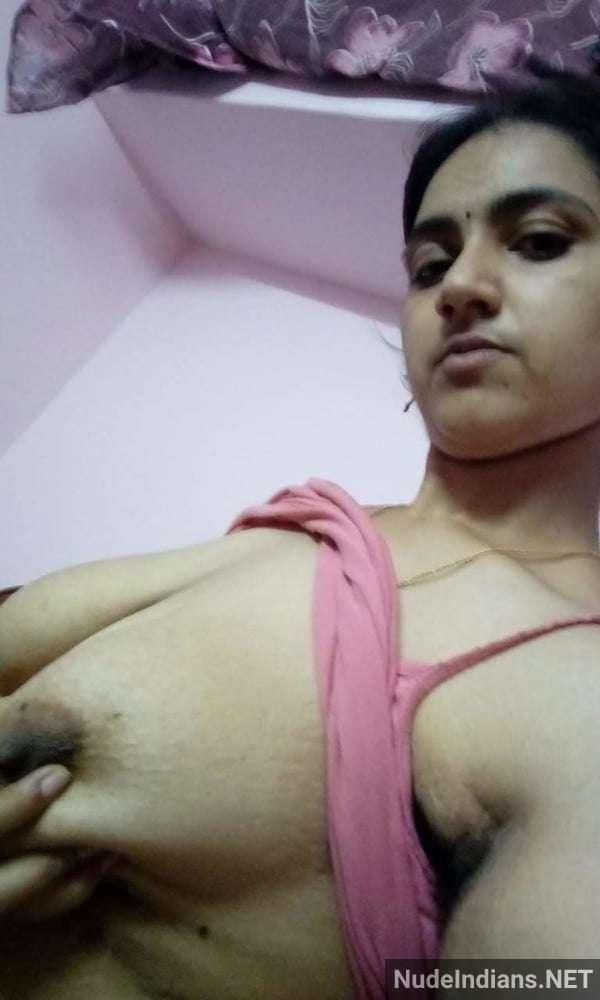 https://pub-5fcdf72a54cd4edbb03ec3edaa415a42.r2.dev/nakedleaks/sensual_indian_snapshots_of_kerala_ladies_and_cam_performers/17.jpg