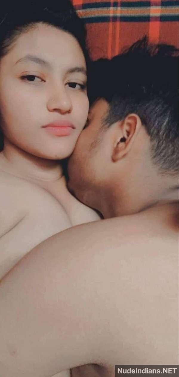 https://pub-5fcdf72a54cd4edbb03ec3edaa415a42.r2.dev/nakedleaks/sensual_indian_snapshots_of_kerala_ladies_and_cam_performers/23.jpg