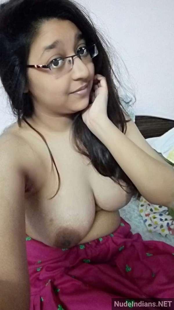 https://pub-5fcdf72a54cd4edbb03ec3edaa415a42.r2.dev/nakedleaks/sensual_indian_snapshots_of_kerala_ladies_and_cam_performers/40.jpg