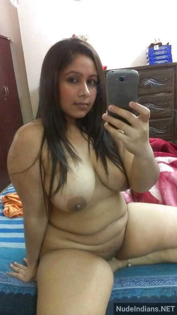 https://pub-5fcdf72a54cd4edbb03ec3edaa415a42.r2.dev/nakedleaks/sensual_indian_spouses'_pre-sex_nude_snapshots/47.jpg