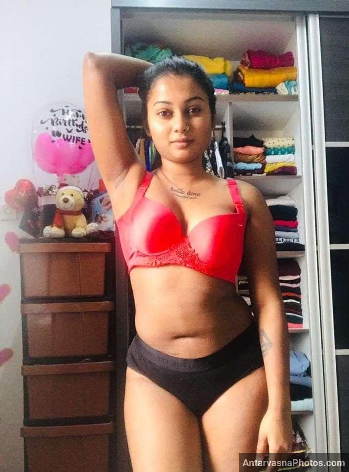 https://pub-5fcdf72a54cd4edbb03ec3edaa415a42.r2.dev/nakedleaks/sensual_indian_wife_reveals_naked_body_in_selfies/8.jpg