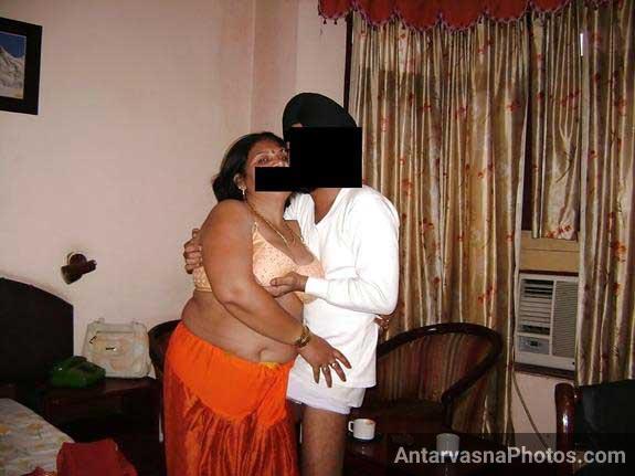 https://pub-5fcdf72a54cd4edbb03ec3edaa415a42.r2.dev/nakedleaks/sensual_indian_woman_intimate_photo_gallery/1.jpg