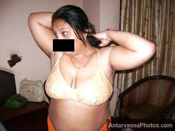 https://pub-5fcdf72a54cd4edbb03ec3edaa415a42.r2.dev/nakedleaks/sensual_indian_woman_intimate_photo_gallery/4.jpg