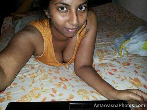 https://pub-5fcdf72a54cd4edbb03ec3edaa415a42.r2.dev/nakedleaks/sensual_kannada_bhabhi's_alluring_photo_collection/1.jpg
