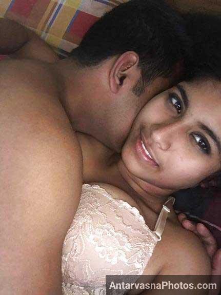 https://pub-5fcdf72a54cd4edbb03ec3edaa415a42.r2.dev/nakedleaks/sensual_live_performance_by_indian_couple/5.jpg