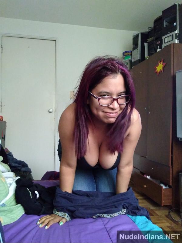 https://pub-5fcdf72a54cd4edbb03ec3edaa415a42.r2.dev/nakedleaks/sensual_manipuri_girlfriend_seducing_partner_in_intimate_setting/34.jpg
