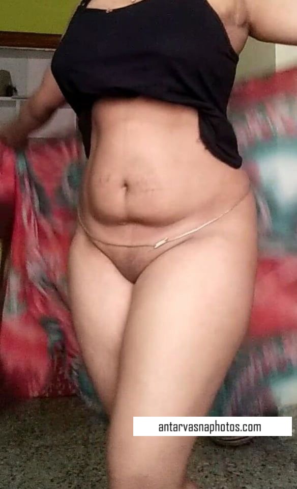 https://pub-5fcdf72a54cd4edbb03ec3edaa415a42.r2.dev/nakedleaks/sensual_marathi_lady_pushpa's_provocative_images/2.jpg