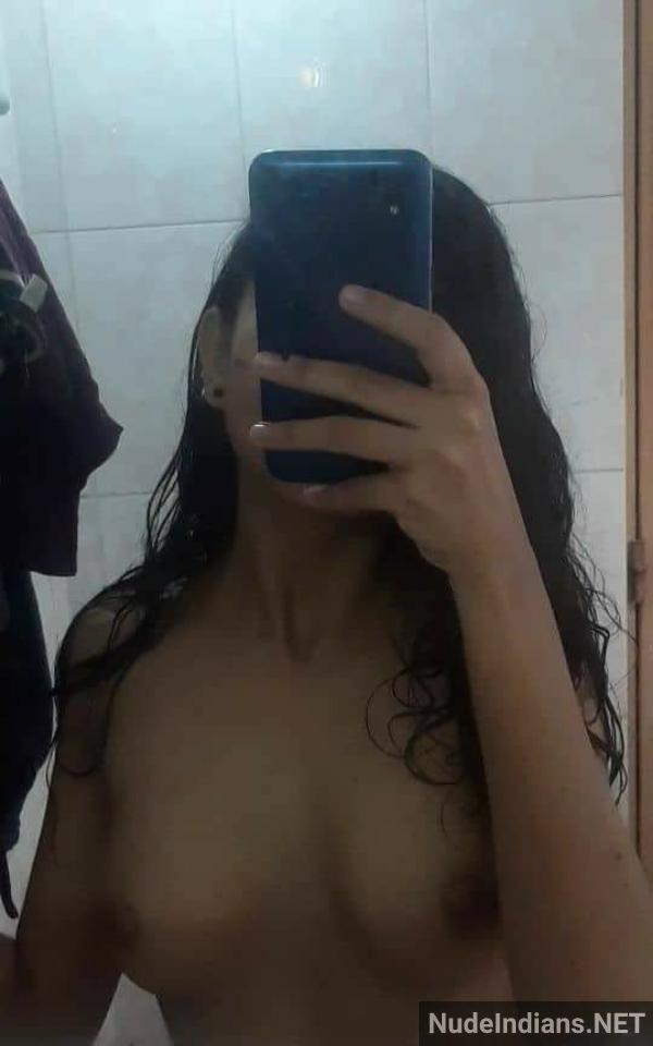 https://pub-5fcdf72a54cd4edbb03ec3edaa415a42.r2.dev/nakedleaks/sensual_marathi_teen_sayeli_reveals_all_to_her_lover/39.jpg