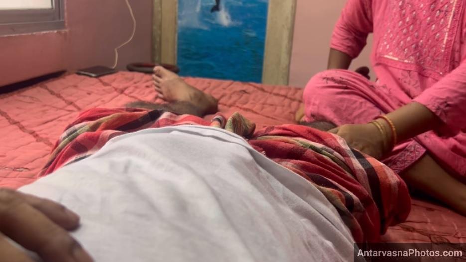 https://pub-5fcdf72a54cd4edbb03ec3edaa415a42.r2.dev/nakedleaks/sensual_massage_and_oral_pleasure_photos_of_indian_father-in-law_daughter-in-law/1.jpg