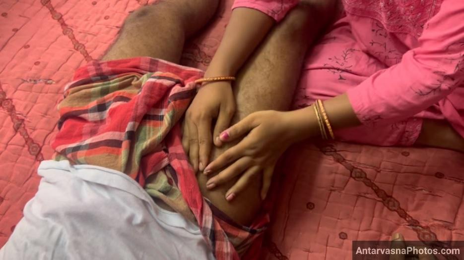 https://pub-5fcdf72a54cd4edbb03ec3edaa415a42.r2.dev/nakedleaks/sensual_massage_and_oral_pleasure_photos_of_indian_father-in-law_daughter-in-law/2.jpg